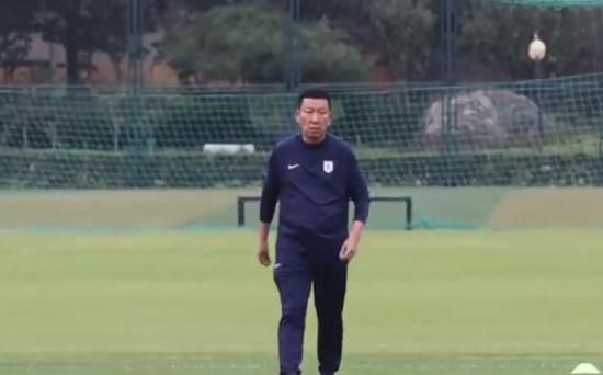 迷人的大乳秘书